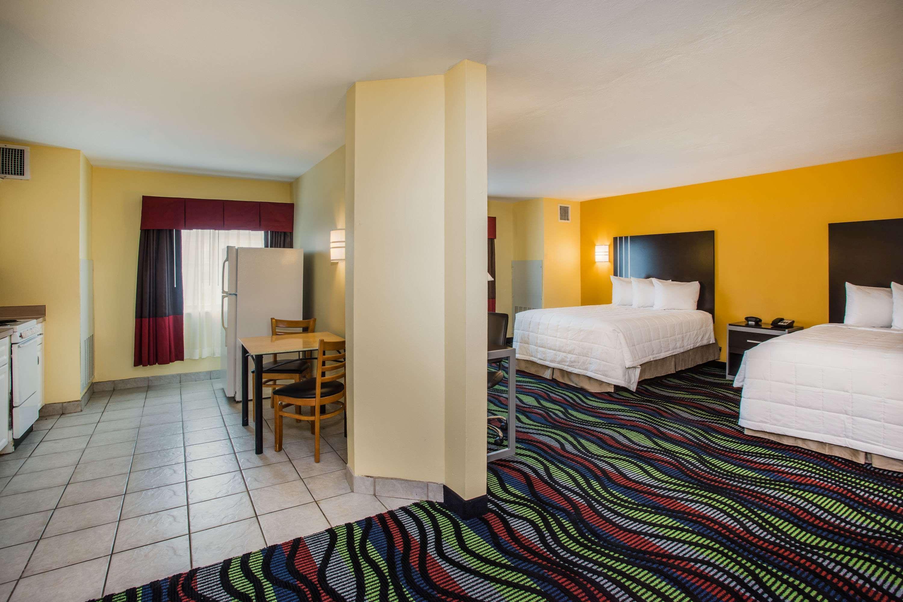 Days Inn & Suites By Wyndham Augusta Near Fort Eisenhower Εξωτερικό φωτογραφία