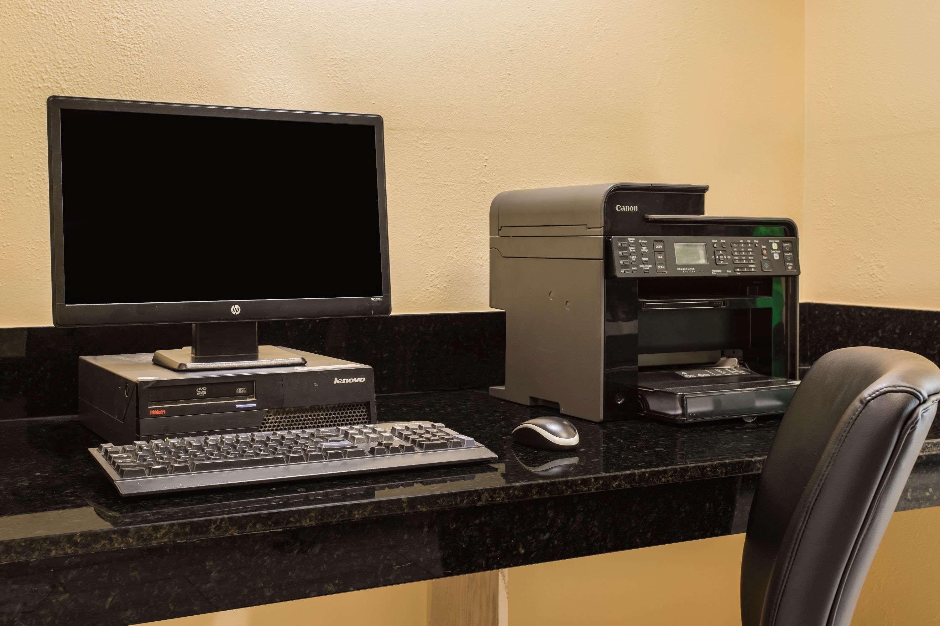 Days Inn & Suites By Wyndham Augusta Near Fort Eisenhower Εξωτερικό φωτογραφία