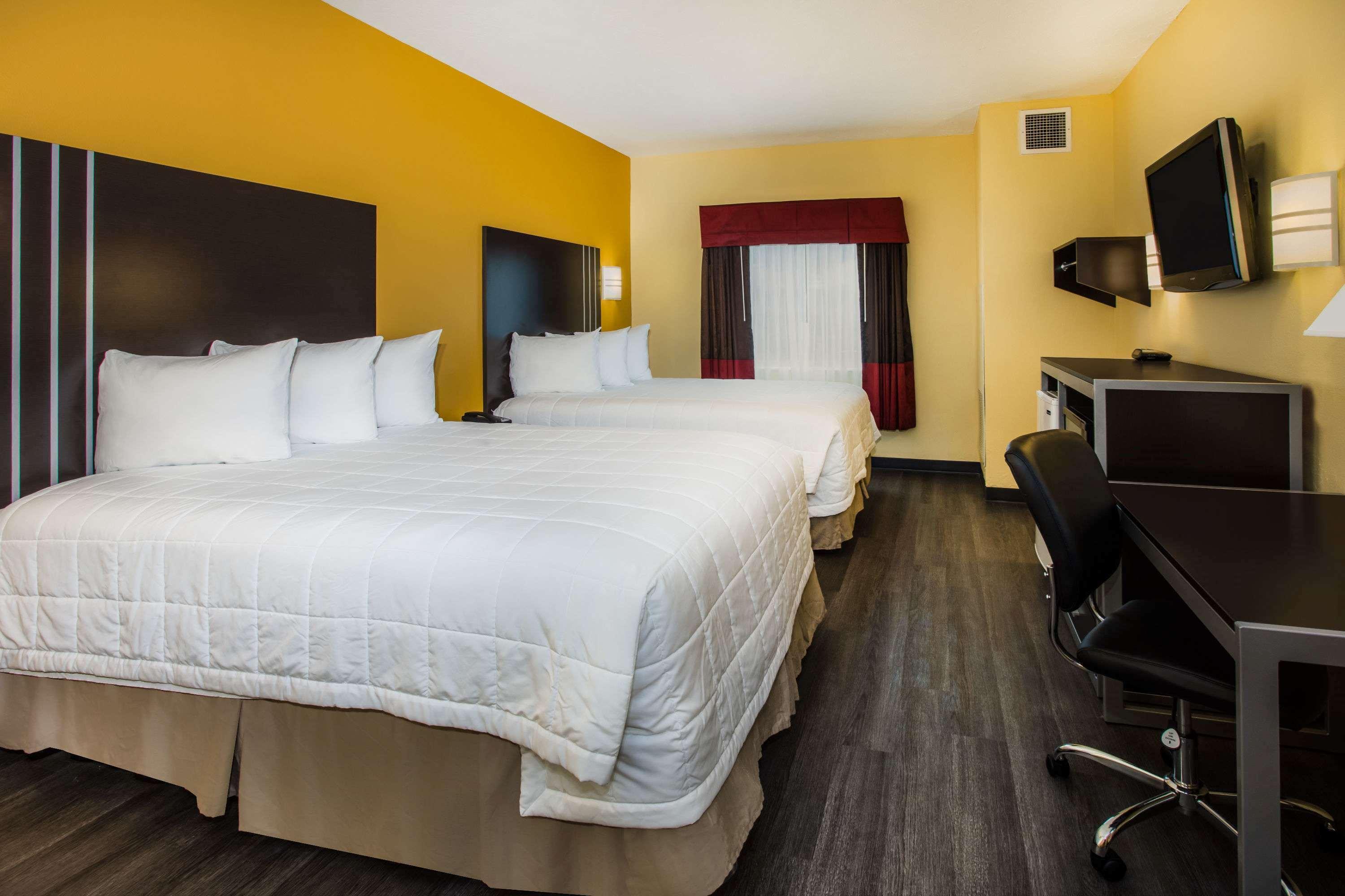 Days Inn & Suites By Wyndham Augusta Near Fort Eisenhower Εξωτερικό φωτογραφία