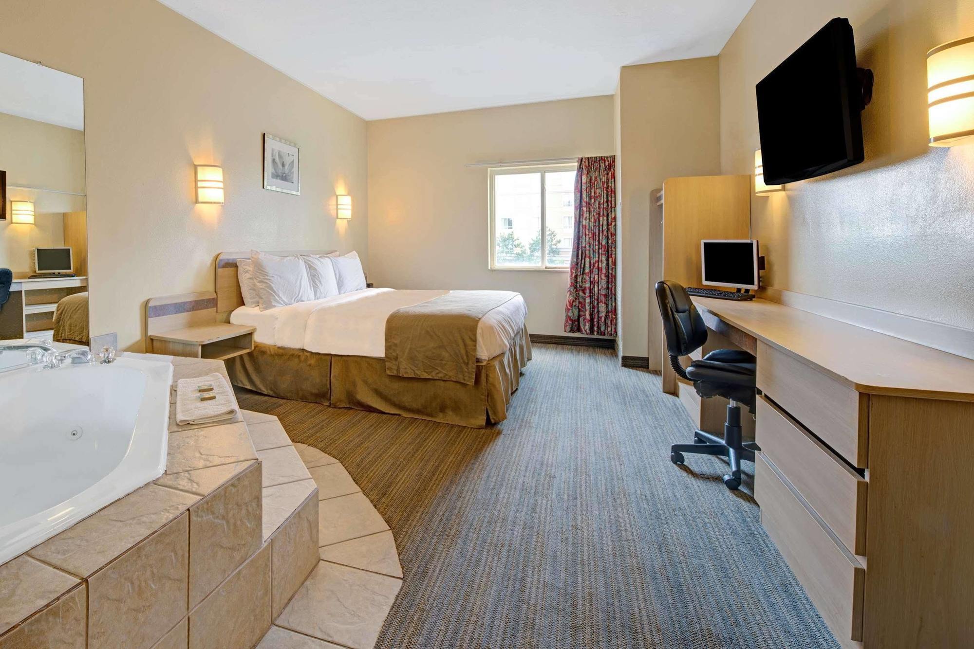 Days Inn & Suites By Wyndham Augusta Near Fort Eisenhower Εξωτερικό φωτογραφία