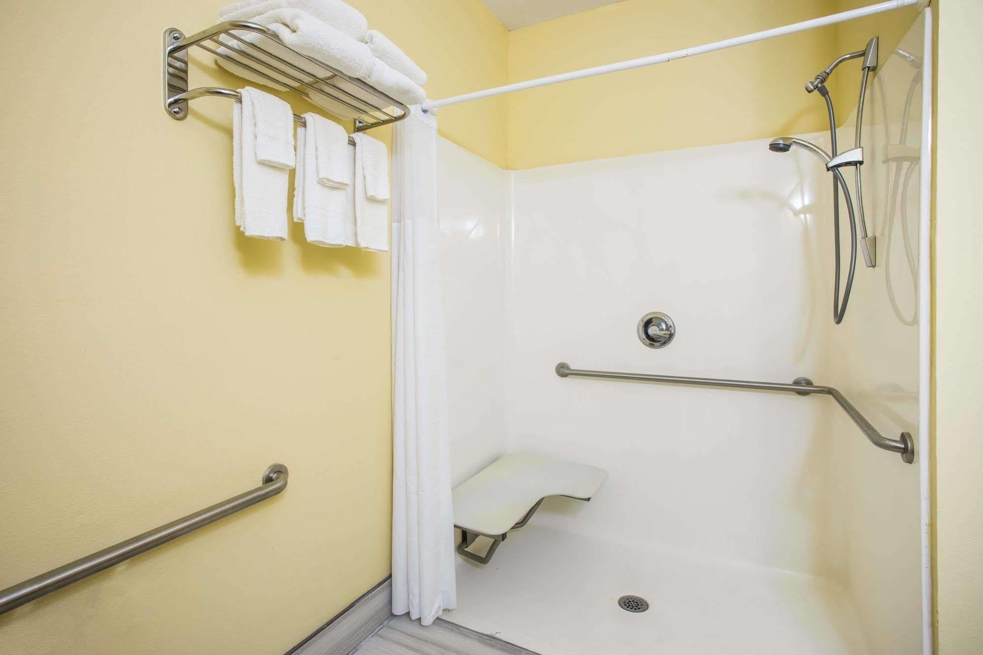 Days Inn & Suites By Wyndham Augusta Near Fort Eisenhower Εξωτερικό φωτογραφία
