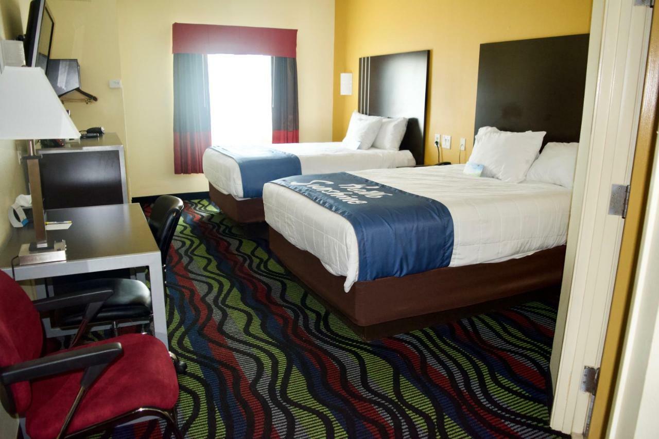 Days Inn & Suites By Wyndham Augusta Near Fort Eisenhower Εξωτερικό φωτογραφία
